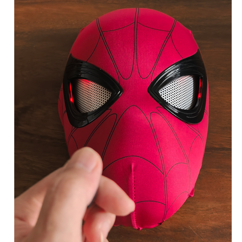 最新スパイダーマン 1:1スケール電子マスク、光る目が動くリ - Electronics Gadgets For Men のレビューと価格